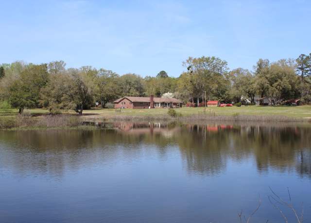 Property at 145a Raymond Rd, Orangeburg, SC 29118, 4 beds, 2.5 baths