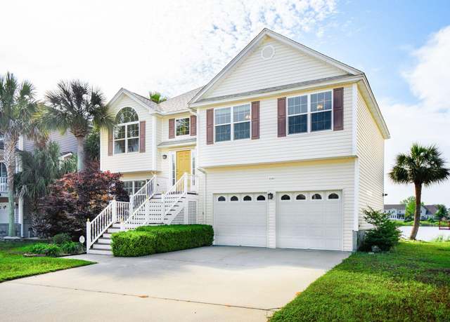 Property at 1144 Clearspring Dr, Charleston, SC 29412, 5 beds, 3 baths