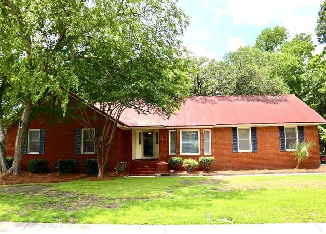 Property at 2206 Hunter Creek Dr, Charleston, SC 29414, 4 beds, 2.5 baths