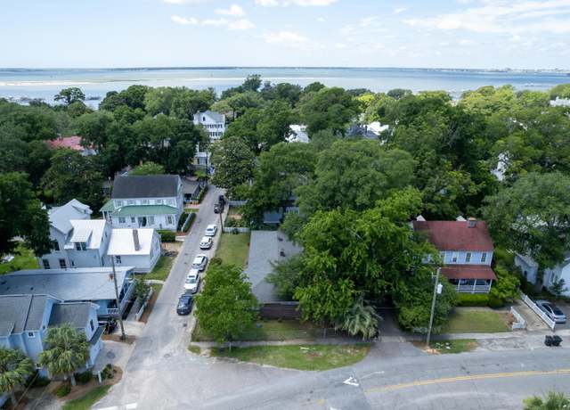 Property at 320 Morrison St, Mount Pleasant, SC 29464, 3 beds, 1 bath