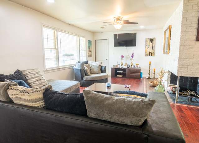 Property at 320 Morrison St, Mount Pleasant, SC 29464, 3 beds, 1.5 baths
