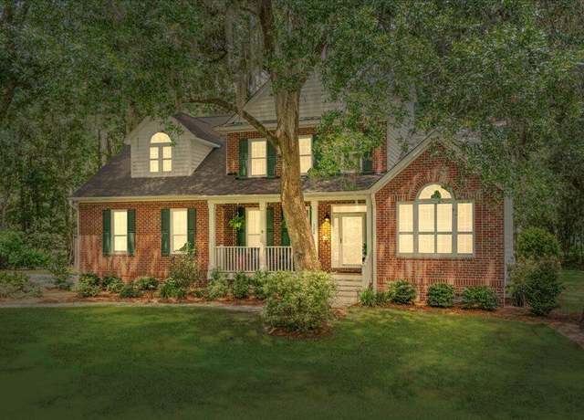 Property at 308 Clubview Rd, Summerville, SC 29485, 4 beds, 2.5 baths