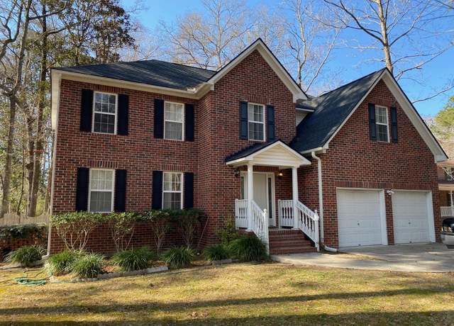 Property at 208 Woodland Dr, Summerville, SC 29485, 4 beds, 2.5 baths