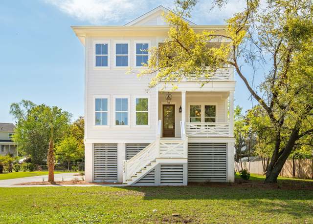 Property at 3683 Nassas St, Mount Pleasant, SC 29466, 4 beds, 3.5 baths
