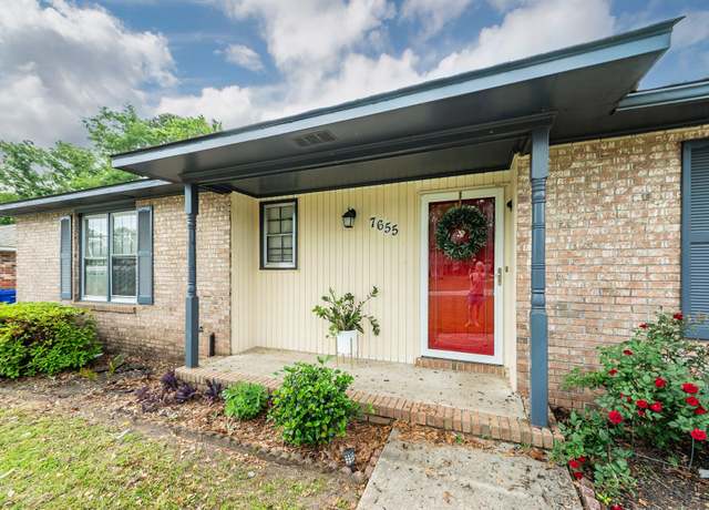 Property at 7655 Ovaldale Dr, North Charleston, SC 29418, 3 beds, 2 baths