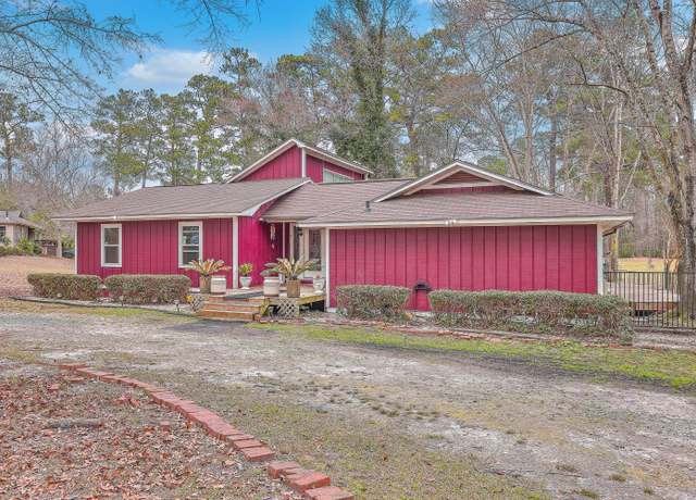 Property at 7 Dogwood Ln, Walterboro, SC 29488, 3 beds, 3 baths