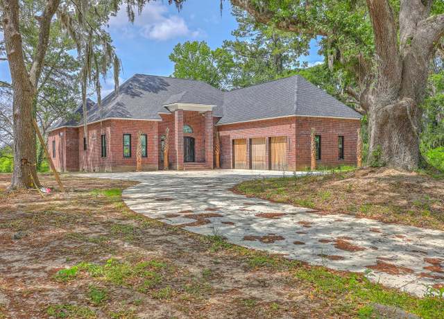 Property at 404 Fairington Dr, Summerville, SC 29485, 5 beds, 5 baths