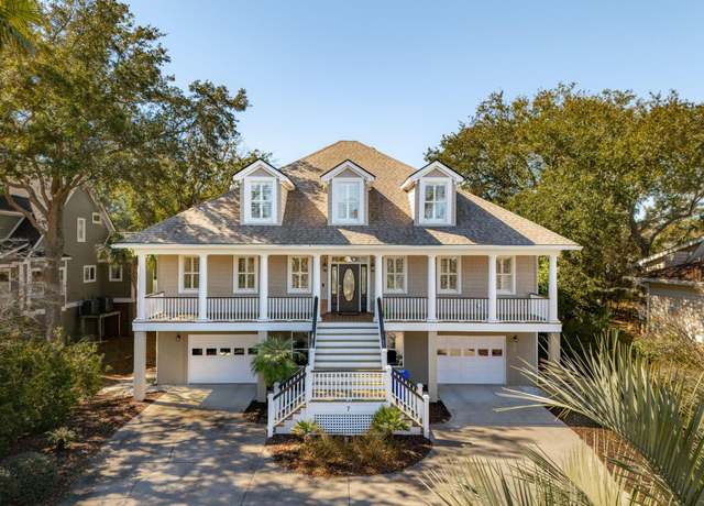 Property at 7 Seahorse Ct, Isle Of Palms, SC 29451, 4 beds, 3.5 baths