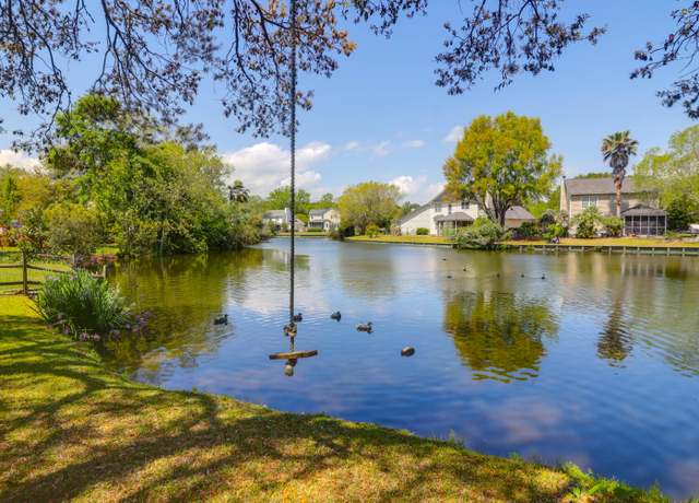 Property at 1006 Wayfarer Ln, Charleston, SC 29412, 4 beds, 2.5 baths