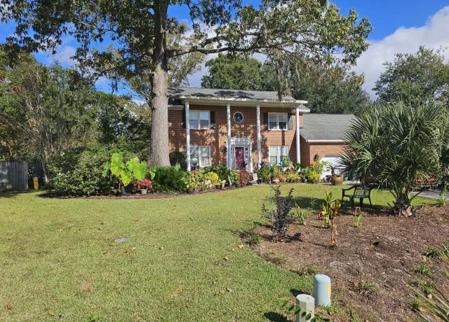 Property at 2958 Duren Ct, Charleston, SC 29414, 3 beds, 2.5 baths
