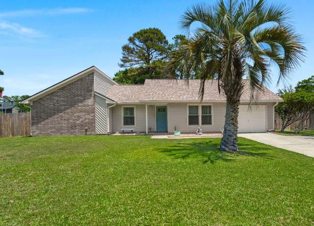 Property at 106 Brown Ct, Summerville, SC 29486, 3 beds, 2 baths