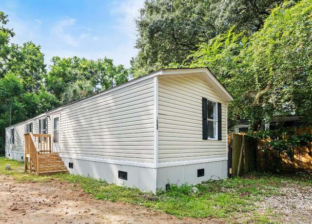 Property at 1084 Wilhite Dr, Ladson, SC 29456, 3 beds, 2 baths