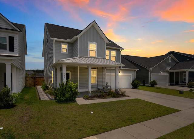 Property at 206 Evergreen Ave, Summerville, SC 29485, 6 beds, 4.5 baths
