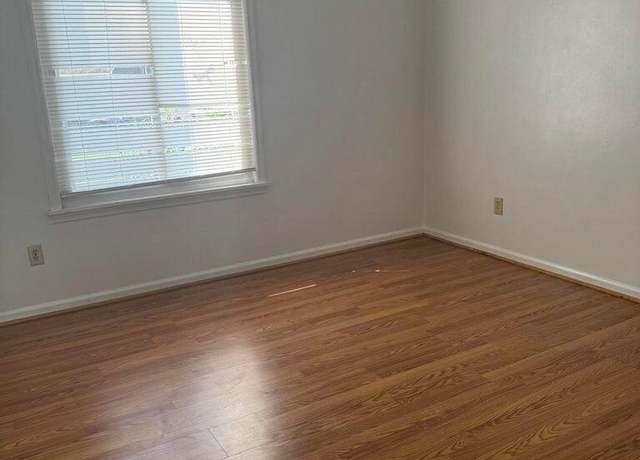 Property at 106 Teddy Ct, Summerville, SC 29485, 3 beds, 2 baths