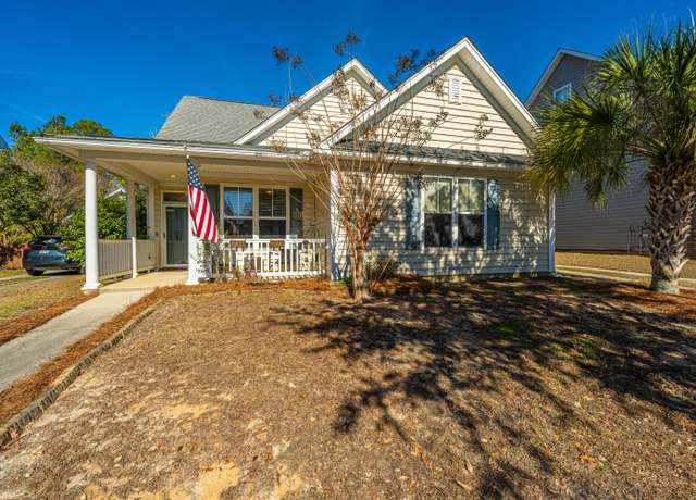 Property at 104 Pavilion St, Summerville, SC 29483, 4 beds, 2.5 baths