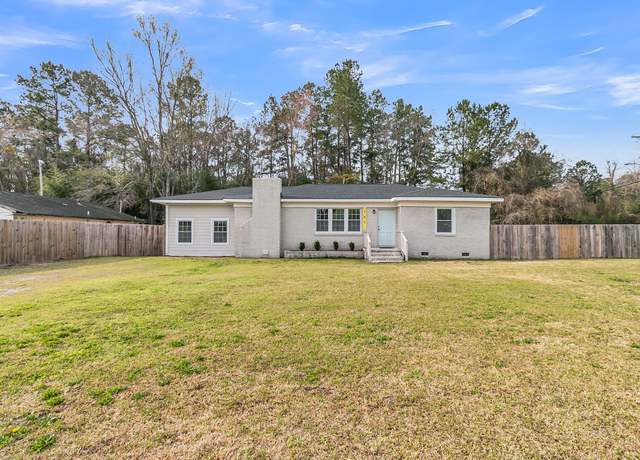 Property at 105 Gourdin St, Saint Stephen, SC 29479, 4 beds, 2 baths