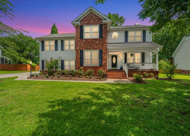 Property at 2026 Thornhill Dr, Summerville, SC 29485, 4 beds, 2.5 baths