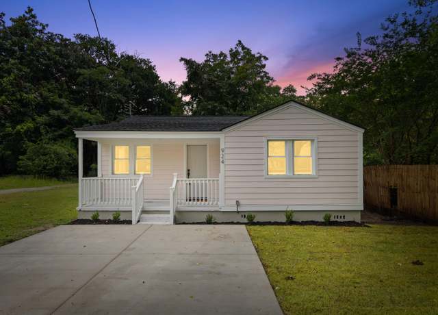 Property at 924 Main St, Charleston, SC 29407, 3 beds, 1.5 baths