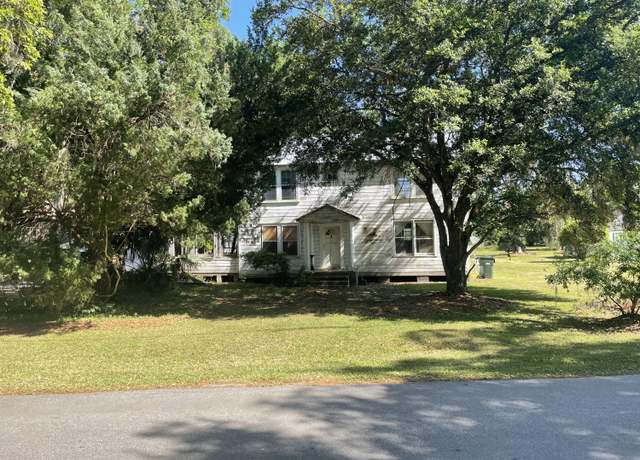 Property at 217 Scotia St, Mcclellanville, SC 29458, 3 beds, 2 baths