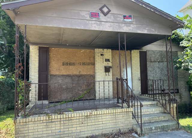 Property at 17 Reid St, Charleston, SC 29403, 4 beds, 1.5 baths