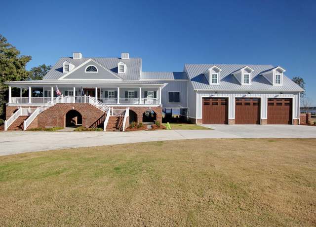 Property at 2425 S Bay St, Georgetown, SC 29440, 6 beds, 8 baths