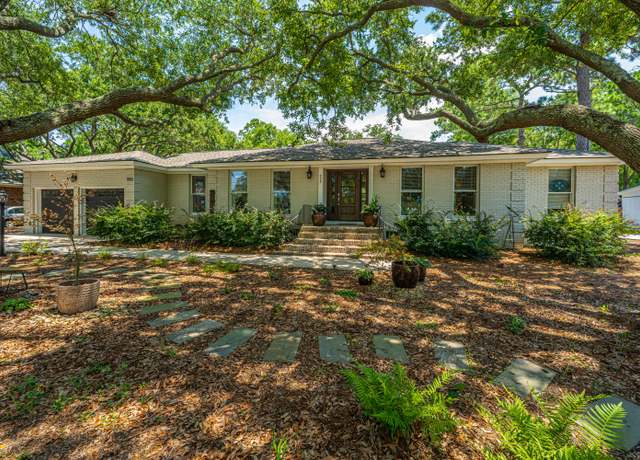 Property at 935 Lansing Dr, Mount Pleasant, SC 29464, 3 beds, 3 baths