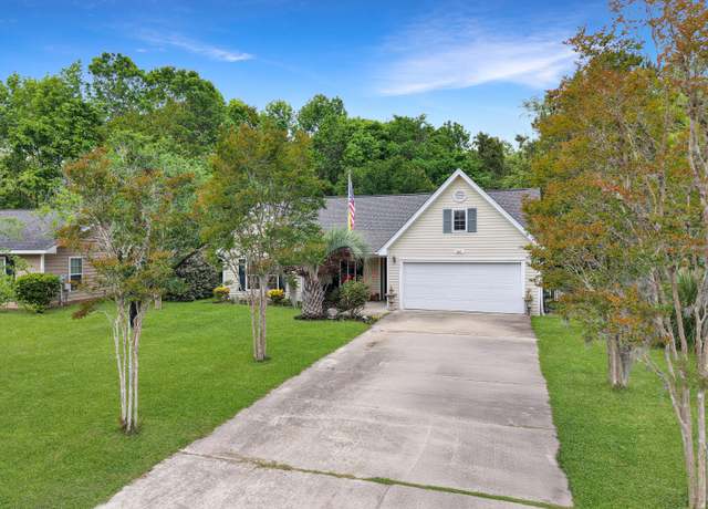 Property at 1061 Reverend Joseph Heyward Rd, Charleston, SC 29414, 3 beds, 2 baths