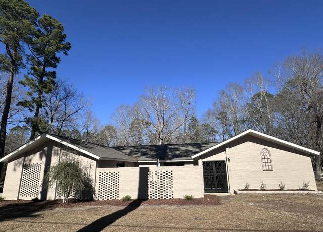 Property at 1414 Lartique Dr, Orangeburg, SC 29118, 3 beds, 2 baths