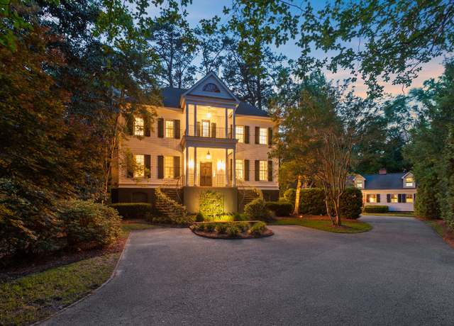 Property at 418 W Carolina Ave, Summerville, SC 29483, 4 beds, 4.5 baths
