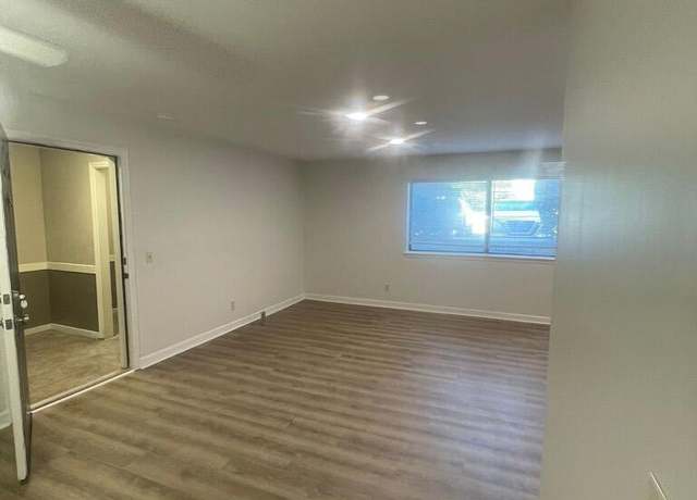 Property at 101 Menlo Dr, Columbia, SC 29210, 4 beds, 3 baths