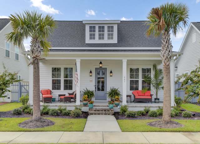 Property at 661 Blueway Ave, Summerville, SC 29486, 3 beds, 2 baths