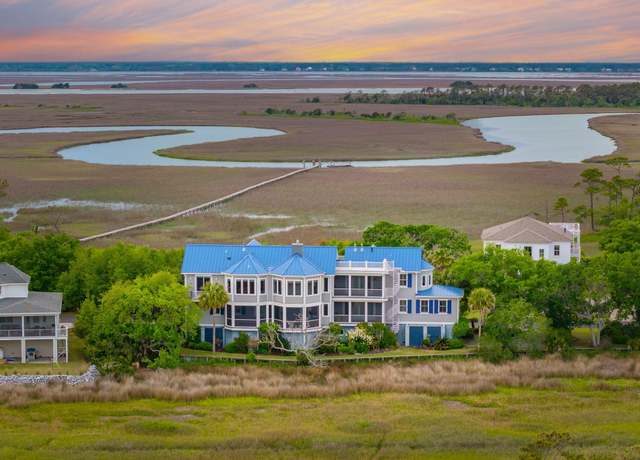 Property at 8 Seagrass Ln, Isle Of Palms, SC 29451, 5 beds, 4.5 baths