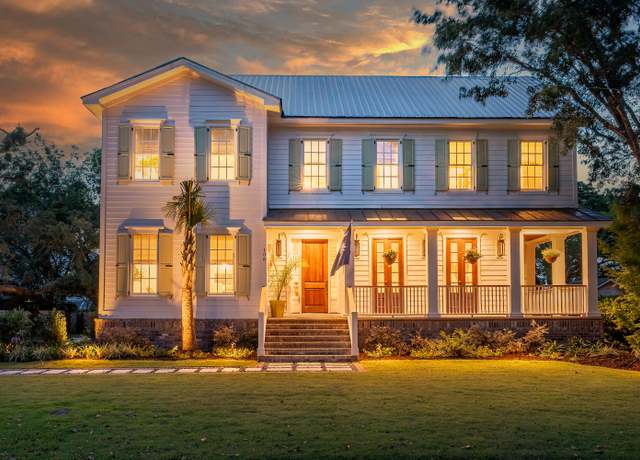 Property at 108 Live Oak Dr, Mount Pleasant, SC 29464, 4 beds, 3.5 baths
