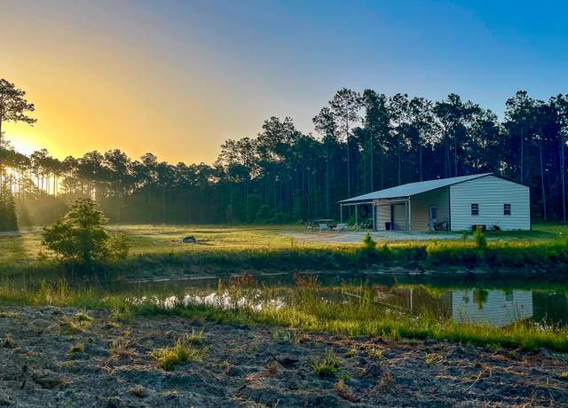 Property at 1515 7 Mile Rd, Mcclellanville, SC 29458
