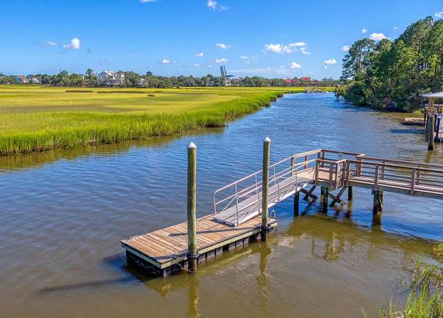 Property at 524 Amalie Farms Dr, Charleston, SC 29492, 4 beds, 3.5 baths