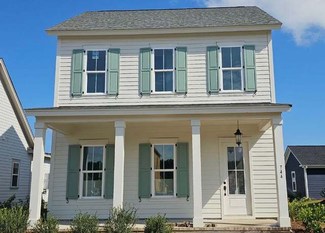 Property at 744 Blueway Ave, Summerville, SC 29486, 3 beds, 2.5 baths