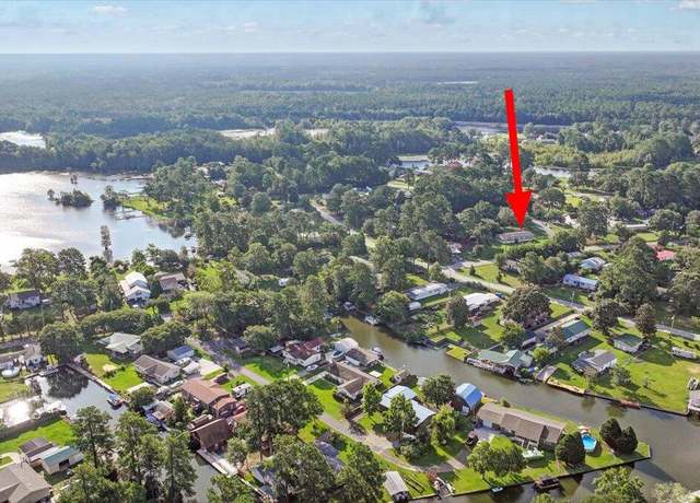 Property at 101 Liberty Rd, Bonneau, SC 29431, 5 beds, 3 baths
