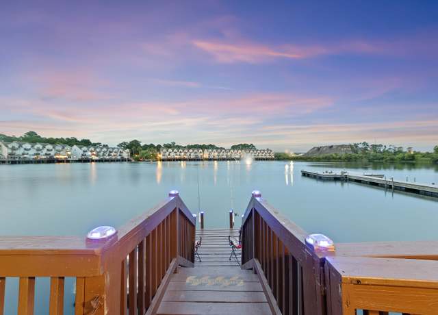 Property at 4765 Arco Ln, North Charleston, SC 29418, 3 beds, 3.5 baths