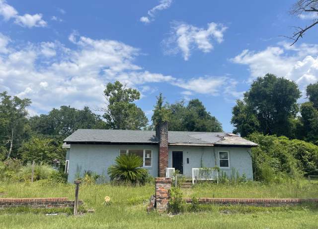 Property at 306 Ackerman St, Walterboro, SC 29488, 4 beds, 2 baths