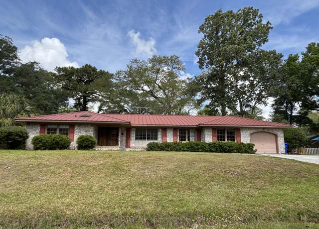 Property at 2331 Furman Dr, Charleston, SC 29414, 3 beds, 2.5 baths