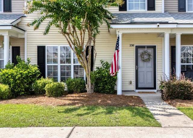 Property at 230 Congaree River Dr, Summerville, SC 29485, 2 beds, 2.5 baths