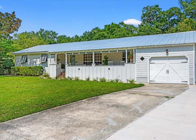 Property at 939 Mikell Dr, Charleston, SC 29412, 3 beds, 2 baths