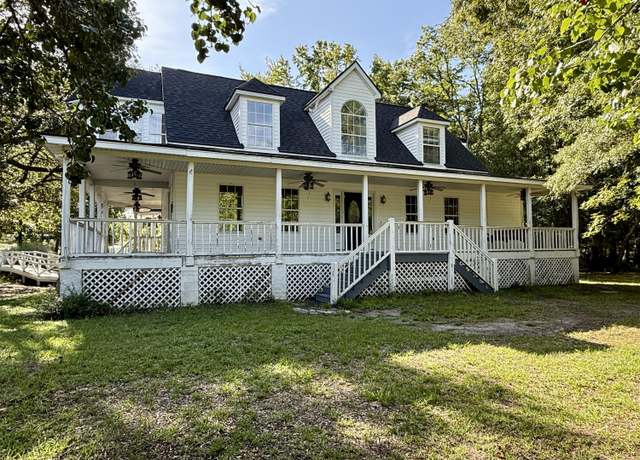 Property at 138 Waddell Ln, Ridgeville, SC 29472, 4 beds, 2 baths