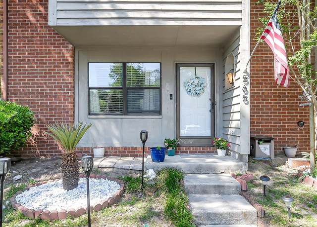 Property at 565 Travelers Blvd, Summerville, SC 29485, 2 beds, 2.5 baths