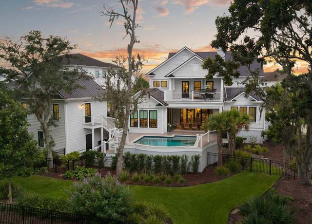 Property at 351 Lesesne St, Charleston, SC 29492, 6 beds, 6.5 baths