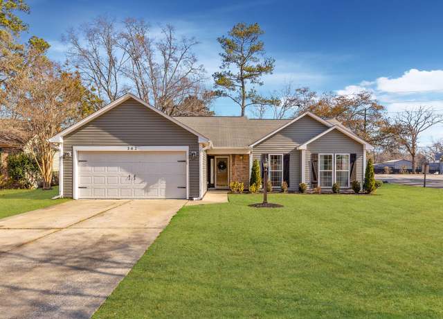 Property at 302 Damascus Dr, Summerville, SC 29483, 3 beds, 2 baths