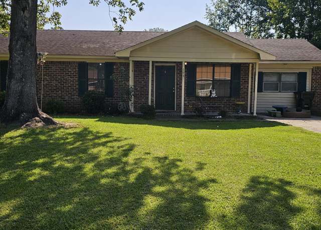 Property at 109 White Pine Ct, Moncks Corner, SC 29461, 4 beds, 1.5 baths
