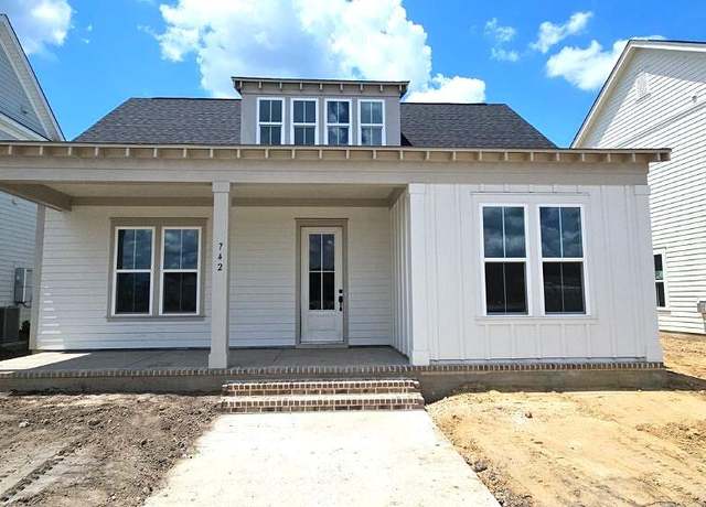 Property at 742 Blueway Ave, Summerville, SC 29486, 3 beds, 2 baths