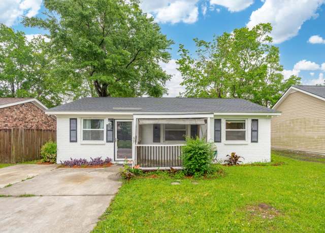 Property at 40 Elmwood Pl, Goose Creek, SC 29445, 3 beds, 1.5 baths