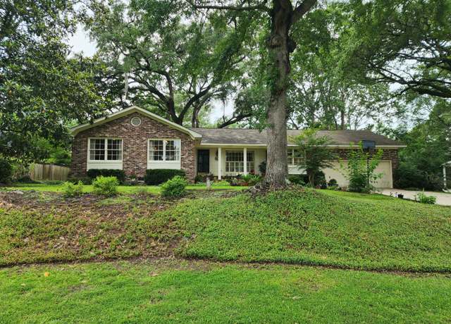 Property at 1389 Parkshore Dr, Charleston, SC 29407, 4 beds, 2 baths